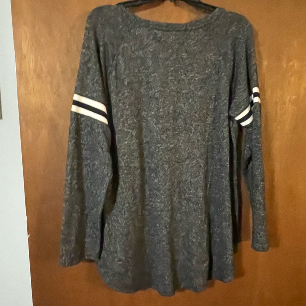 Maurice’s 24/7 long sleeve tee